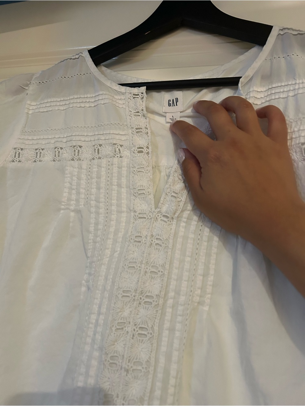 GAP White Short Sleeve Eyelet Pintuck Blouse - Picture 2 of 2